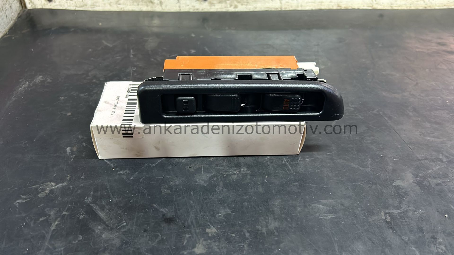 Isuzu NKR 55 Anahtar Cam Açma Sol