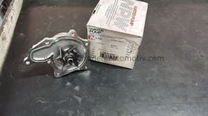 Isuzu NKR 55 Su Pompası Komple 9411-