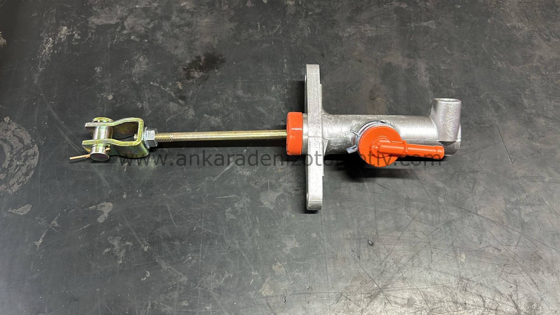 Isuzu NPR 66 Debriyaj Merk.Silindiri Pbs