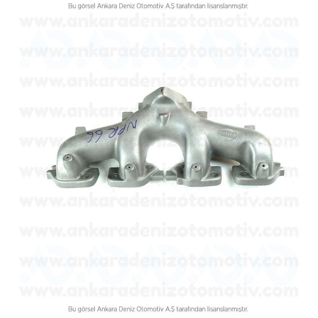 Isuzu NPR 66 Manifold. Egzos